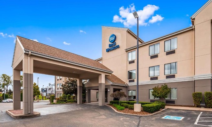 Zanesville Hotel | Best Western B R Guest