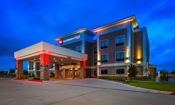 Bay City Hotel | Best Western Plus Bay City Inn & Suites