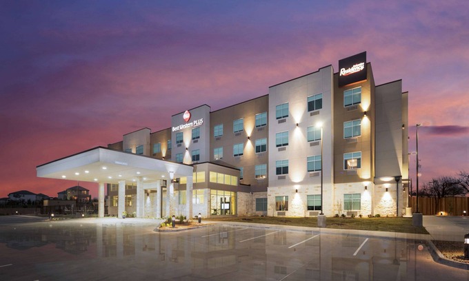 Wells Branch Hotel | Best Western Plus Executive Residency Austin - Round Rock