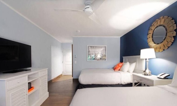 Marathon Resort | Better Choice for your Vacation! 3 Pet-friendly Units, Pool, Tennis Courts