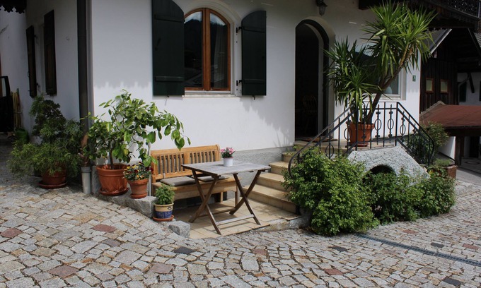Grainau Condo | Bezaubernde Ferienwohnung mit Zugspitzblick im schönen Grainau
