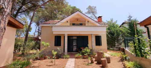 Golem Villa | Bezhani Villa