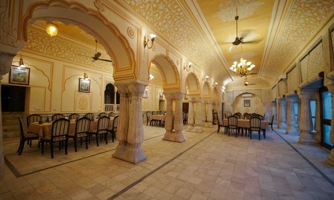 Bhandarej Hotel | Bhadrawati Palace