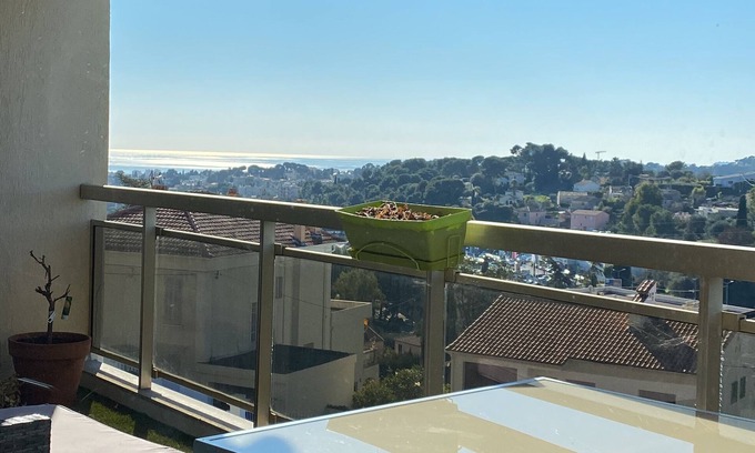 Mougins Apartment | Bienvenue chez moi: vue mer, au calme avec garage