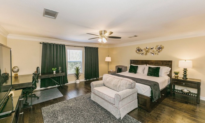 Round Rock House | Big and cozy 4 bedrooms with a gorgeous backyard!