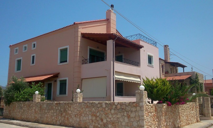 Chorafakia Apartment | Big Appartment near the sea - Stavros - Reg No for Short-Term Res 00000399997