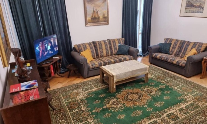 Stari Grad Apartment | Big Downtown 2 Bedroom Apartment across National Theater