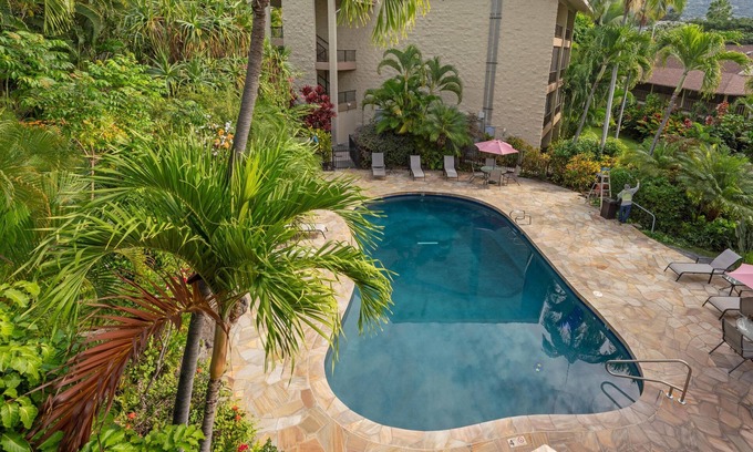 Historic Kailua Village Condo | Big Island Kalanikai 307 1 Bedroom Condo