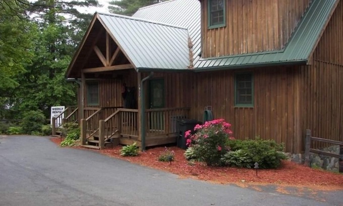 Hiawassee Cabin | Big Nate Cabin on Lake with Water Trampoline