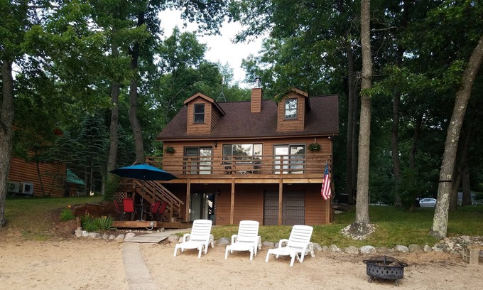 Baldwin House | Big Star Lake beach front home