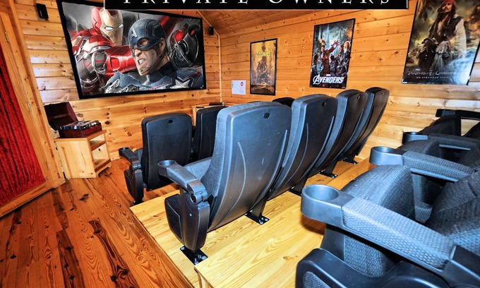 Pigeon Forge Cabin | Bigfoot Crossing - Walk to pool/Theater/No scary drive/Game room/Prime location