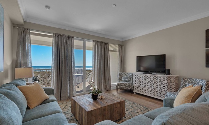 Navarre Beach Condo | Bikini Bottom | 🌊 Gulf-Front Townhome + Pool + Garage + Pet Friendly 🐾