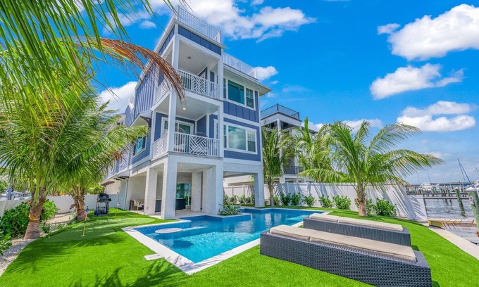 Bradenton Beach House | Bikinis and Bellinis: Private Pool, Dock, and Rooftop Views Await!