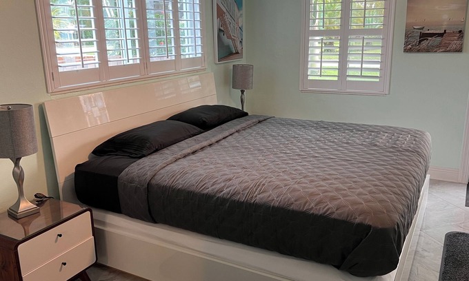 Wilton Manors Resort | Billy's Resort -Men only-Clothing optional-Beach Bungalow