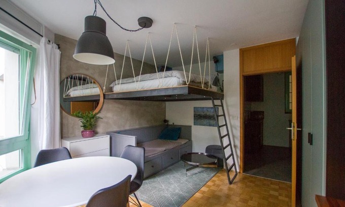 Ljubljana City Centre Apartment | Birch central studio on main square
