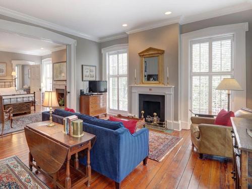 Historic Downtown Savannah House | Bird Baldwin Twelve Oaks