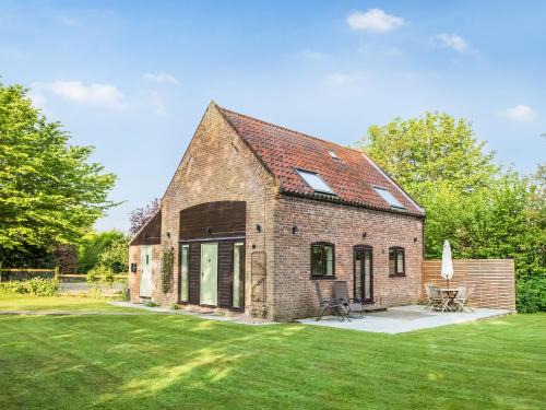 Irstead House | Bird Barn