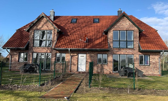 Vollerwiek Apartment | Bird migration, holiday apartment in "De Feerjenhusen" on the Haubarg of Vollerwiek