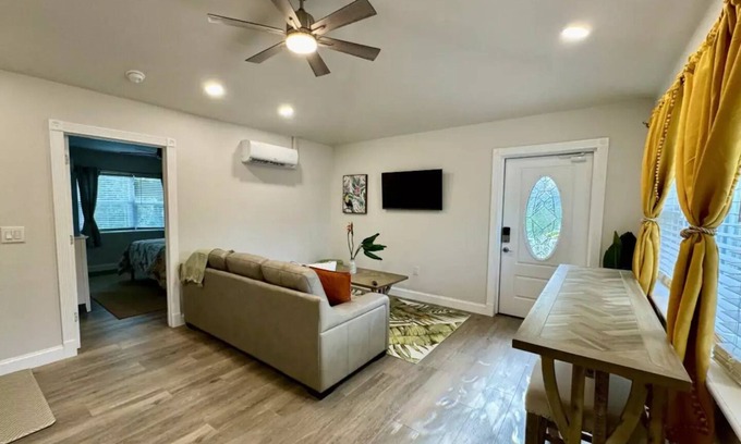 Siesta Key Apartment | Bird of Paradise The Wildflower