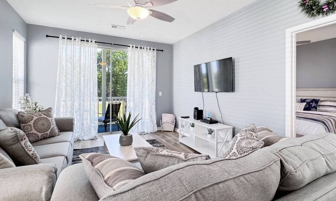 Carolina Forest Condo | Birdie's Rest: 2/2 @ River Oaks w/pool & tennis, W/D, king bed, on golf course!