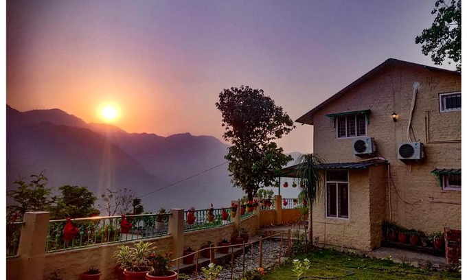 Dehradun House | Birdsong Cottage by Windsong Homes