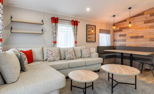 Malton House | Birdsong Lodge at Brickyard Lakes