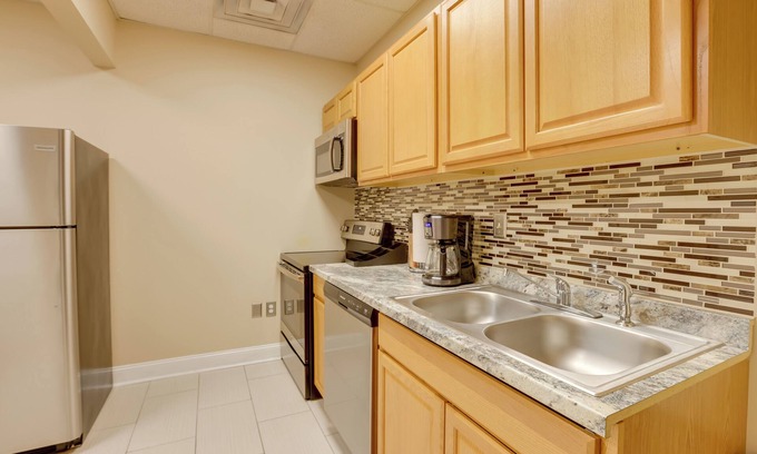 Glen Iris Apartment | Birmingham Apt: 2 Mi to UAB Campus