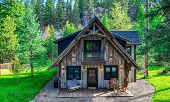 Whitefish House | Bison Ridge Cabin #5 | Pets Welcome | 4BR Getaway w/Hot Tub, Fire Pit & Grill | Sleeps 10!