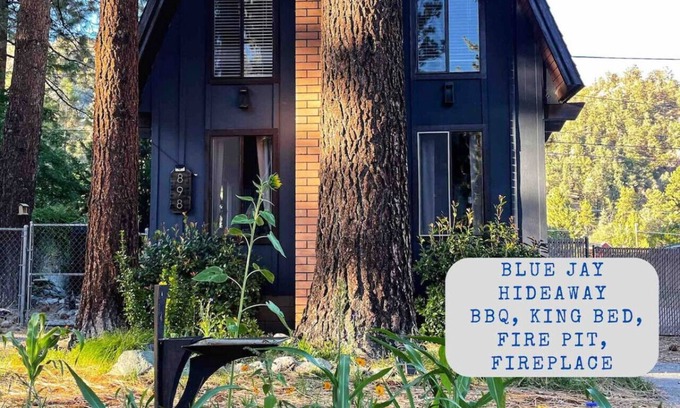Wrightwood Cabin | BJH · Charming Cabin Nestled in Quiet Cul-De-Sac