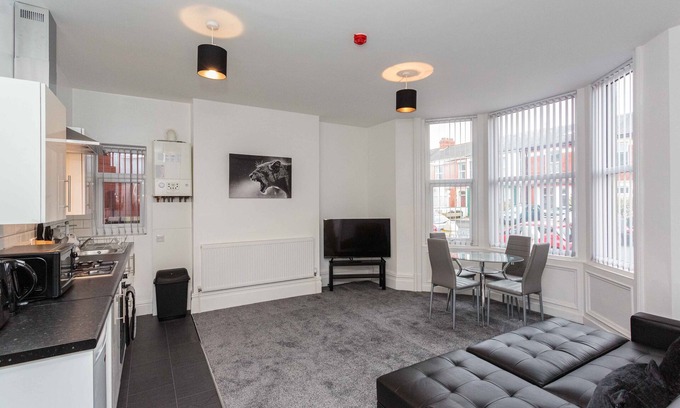 South Shore Apartment | Blackberry Suite - 1 Bedroom Spacious Apartment