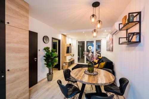 Siofok-Sosto Apartment | BlackWood '66 Apartman