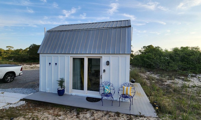 Fort Morgan Cottage | "Blanche's Boudoir"- A cozy cottage perfect for a couples retreat.