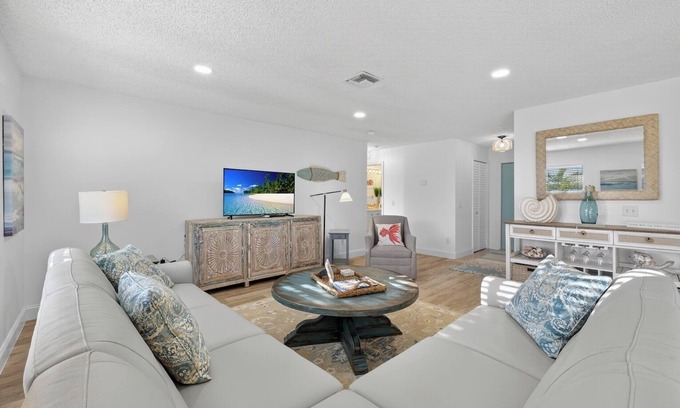 Sanibel Condo | Blind Pass E209 – Coastal Elegance Meets Island Serenity.