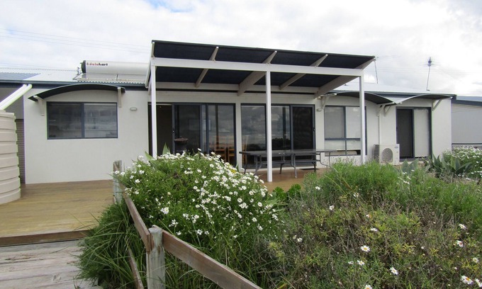 Melville House | BLISS Absolute Beachfront with uninterrupted views