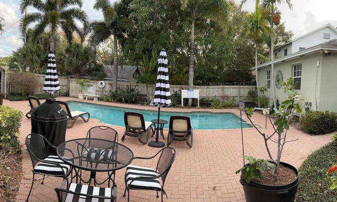 Mango Groves Villa | Bliss Pool Villa 2 - Walk/Bike to Beach & Downtown
