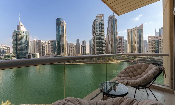 Dubai Marina Apartment | Blissful Living w/Dubai Marina Waterfront Views