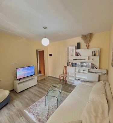 Blloku Apartment | Bllok's Brightest Gem - A Chic Stay in the Heart of Tirana