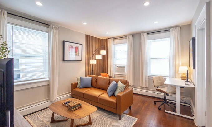 Ampere Apartment | Bloomfield 2BR, Pets OK, Park2Cars, Laundry, Fios, Safe, Quiet, Convenient