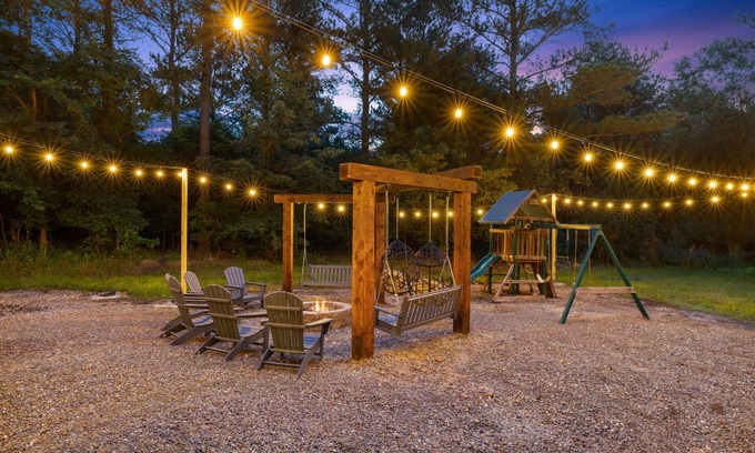 Hochatown Cabin | Blossom Belle Lodge: Central Hub | Luxury Family Cabin| Fire Pit | Hot Tub |Deck