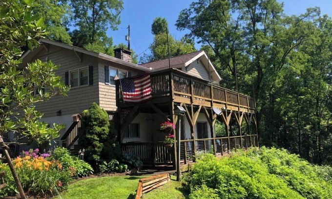 Blowing Rock House | Blowing Rock Mountain Resort Home The Aspen - 100 Mile View