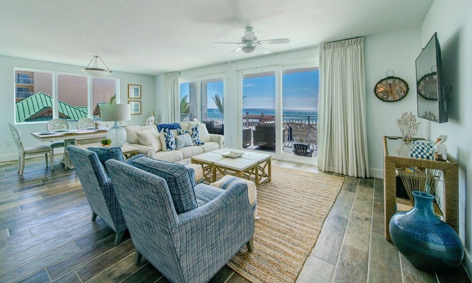 Fort Walton Beach Condo | Blu 201 ~ Luxury End-Unit w/3 Master Suites & Amazing Oceanfront Views ~ Sleeps 10