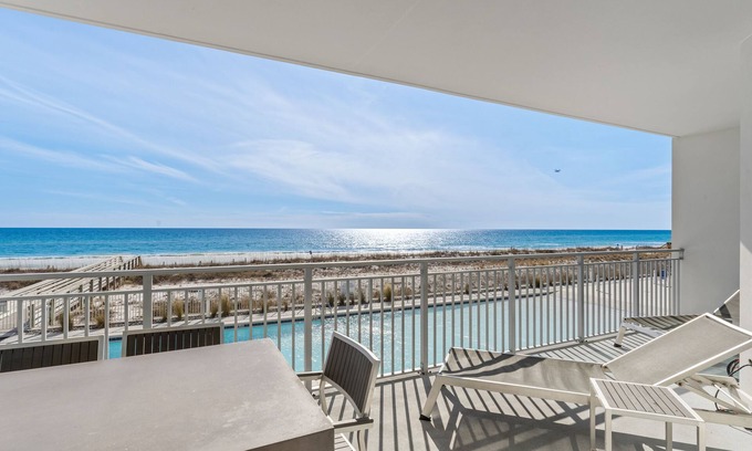 Fort Walton Beach Condo | Blu 205 ~ Oceanfront 4BR/3BA ~ True Luxury + 2 SETS Free Beach Svc