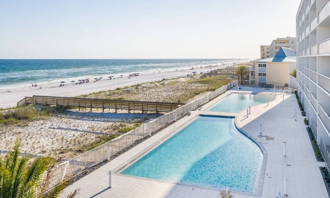 Fort Walton Beach Condo | BLU Gorgeous- 4BR/3BA Ground floor/Walk out 75" HD