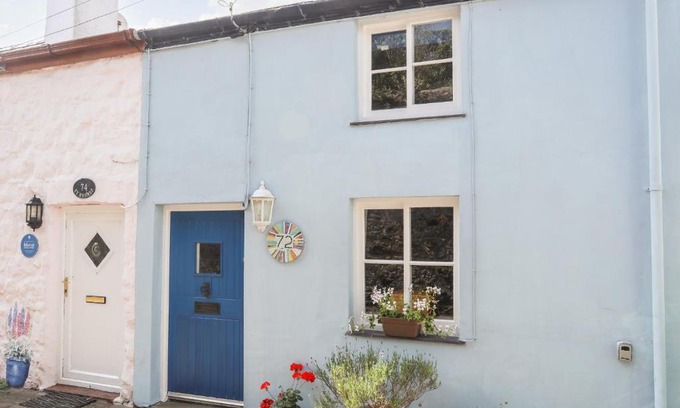 Beaumaris House | Blue Cottage