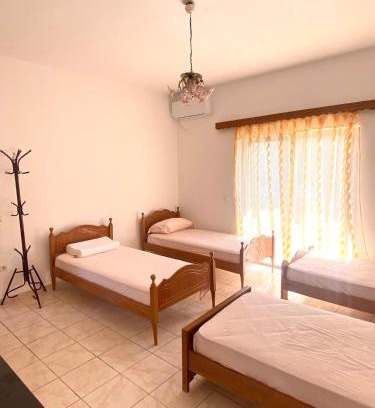 Delvine Hotel | Blue Eye Inn