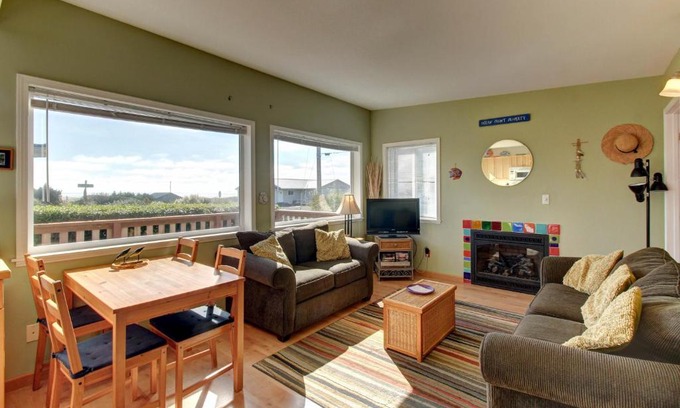 Pacific Beach House | Blue Fish