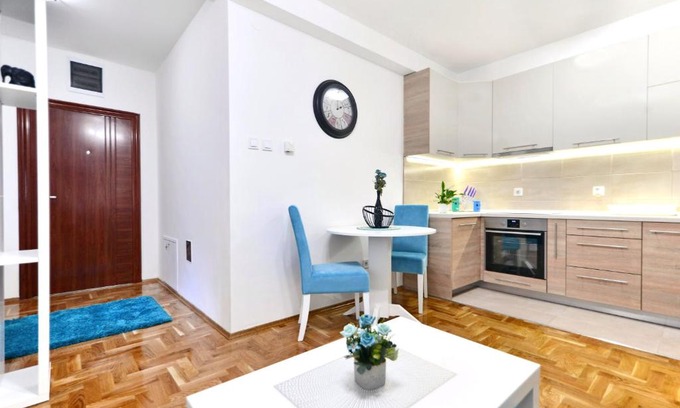Grbavica Apartment | Blue Lagoon + Free secure parking