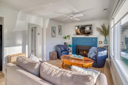 Lincoln City House | Blue Mango