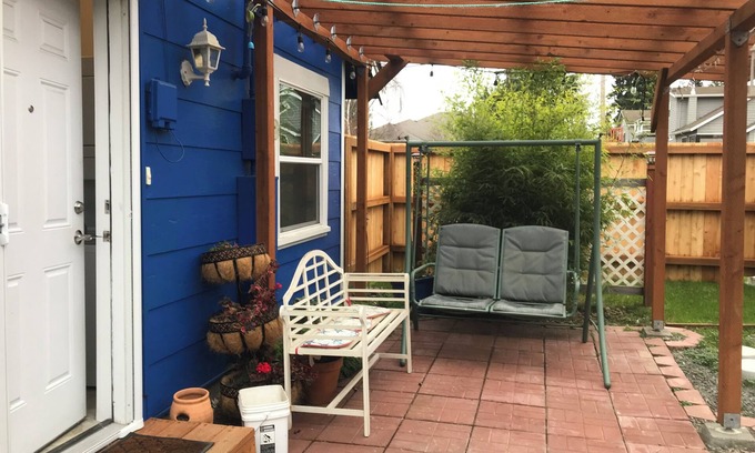 Port Angeles House | Blue Moon Cottage: Rent 31 days or longer. Centrally located near ferry & ONP