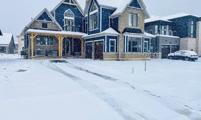 The Blue Mountains Ski Chalet | Blue Mountain Chalet